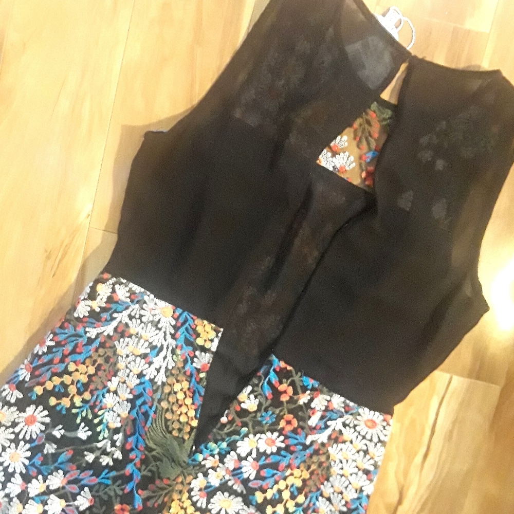 Lucy Paris Embroidered Dress - Picture 9 of 10